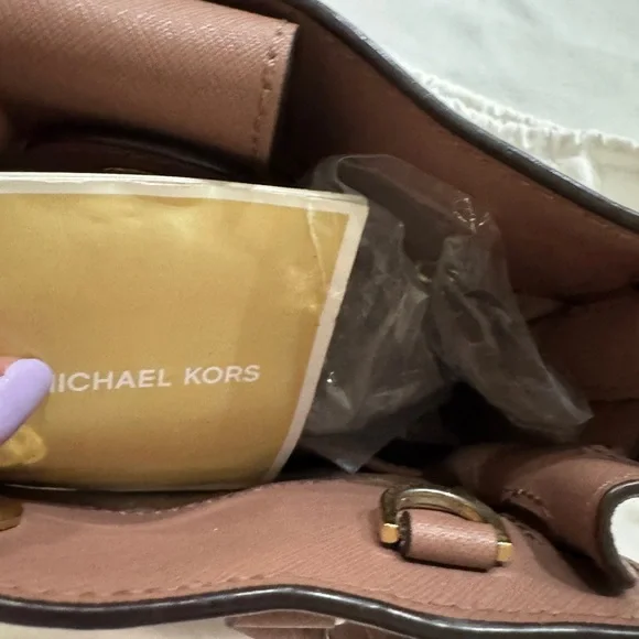 Michael Kors small satchel handbag - EUC - with dust bag - Picture 4 of 7
